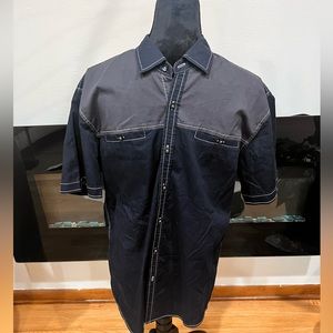 Men’s navy and gray button up shirt.. size Large